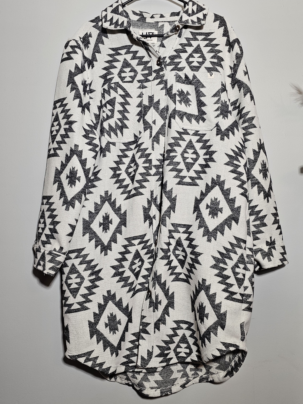 Aztec Print Long-Sleeve Shirt Jacket - Black & White